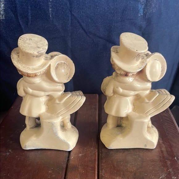 Vintage Cream Bookends with Figurines - Picture 4 of 9